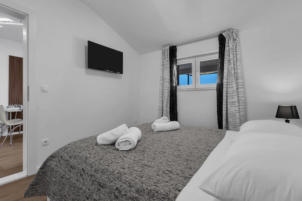 Rafael Apartment Makarska Bagian luar foto