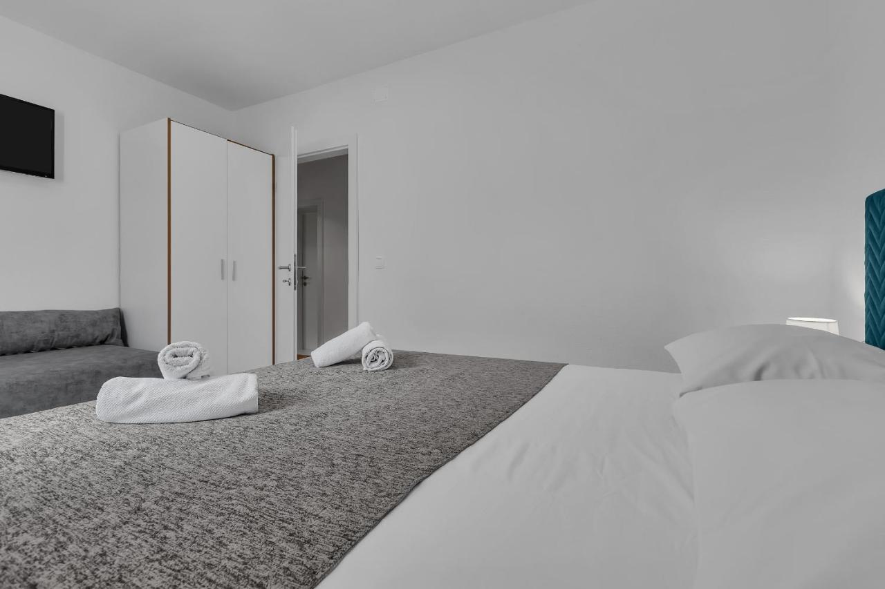 Rafael Apartment Makarska Bagian luar foto